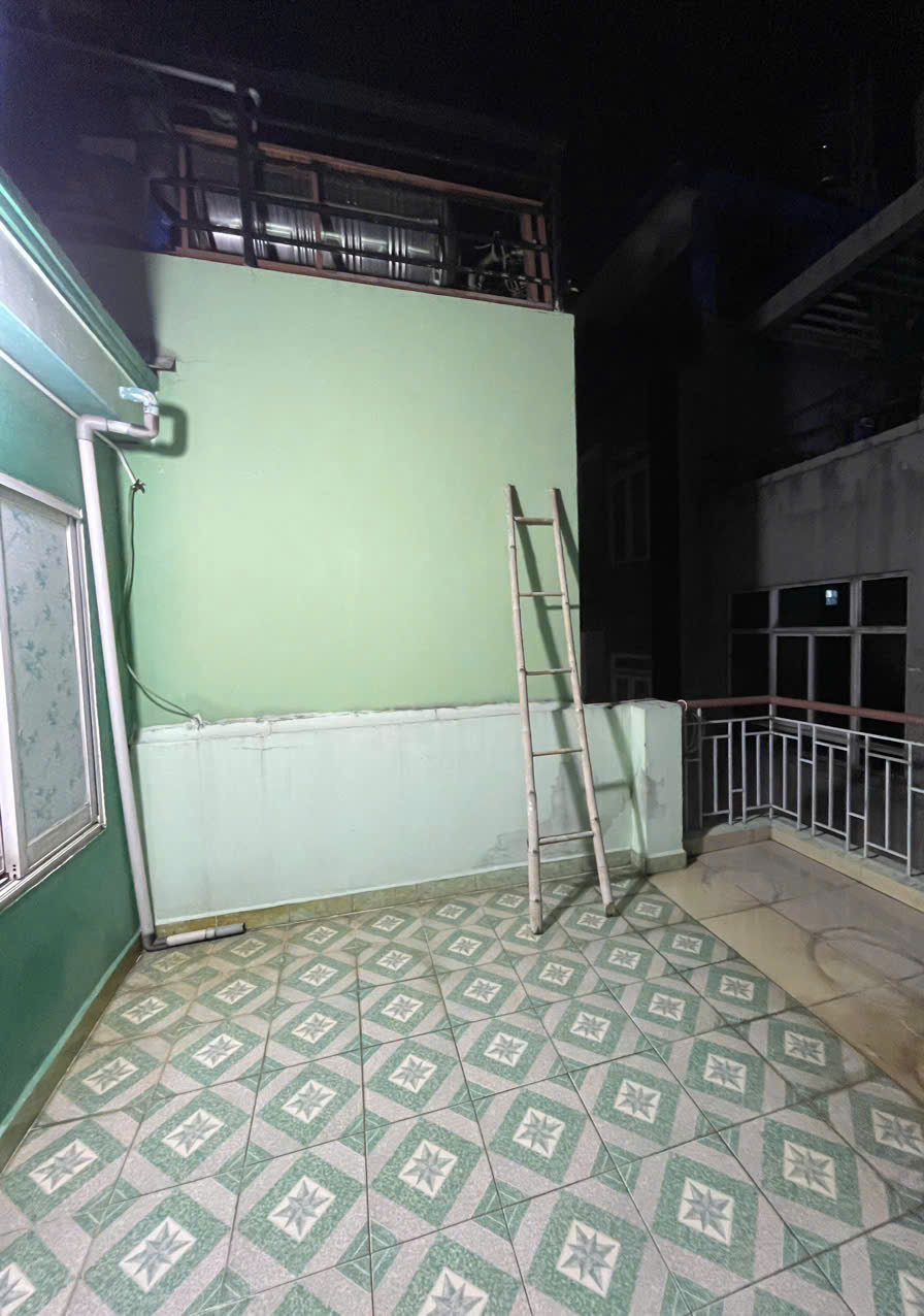 Bán nhà hẻm Bùi Thế Mỹ, 5.6x5.3m, 3 tầng đúc, giá 4.25 tỷ Tl