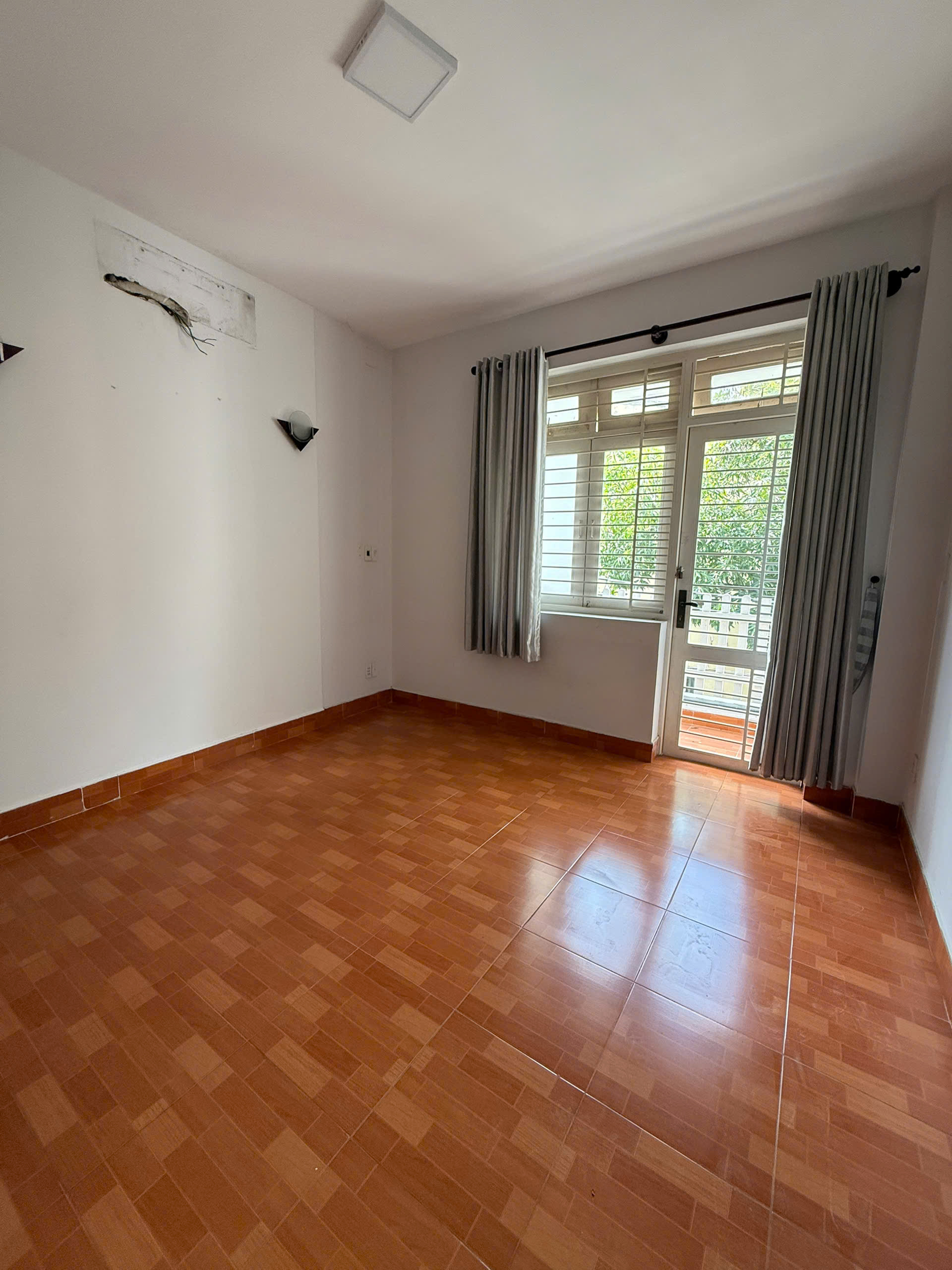 Bán nhà đường Đất Thánh, phường 6, 3.8x15m, 3 tầng, giá 6.5 tỷ TL