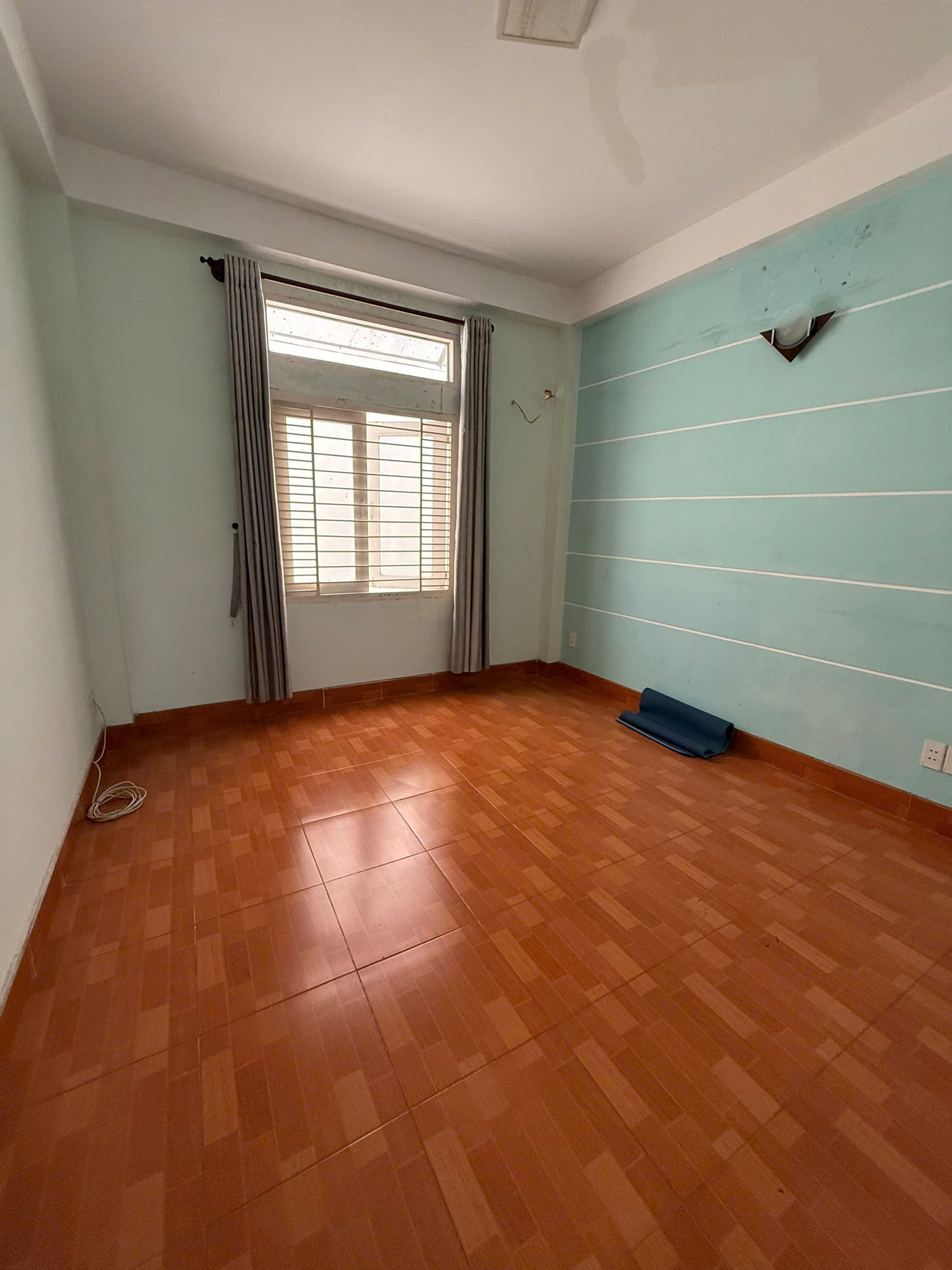 Bán nhà đường Đất Thánh, phường 6, 3.8x15m, 3 tầng, giá 6.5 tỷ TL