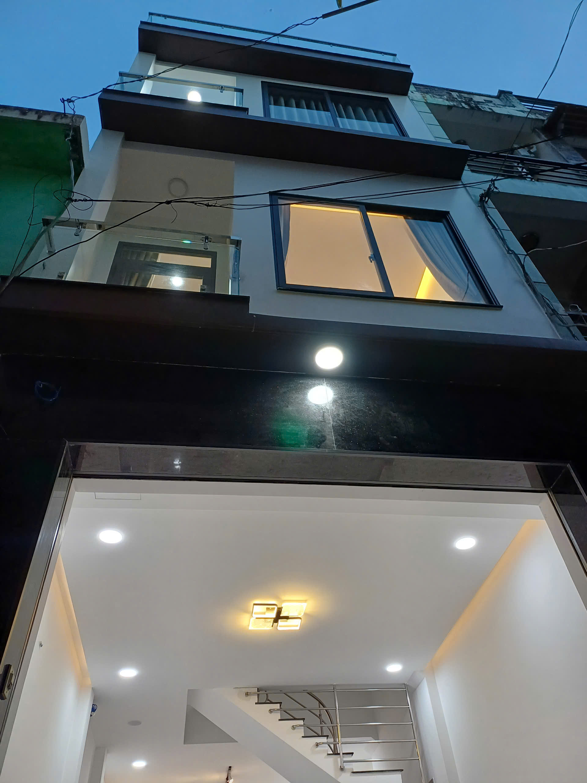 Bán nhà hẻm 888 Lạc Long Quân, 4.2x11m,  4 tầng, mới 100% giá 6 tỷ TL