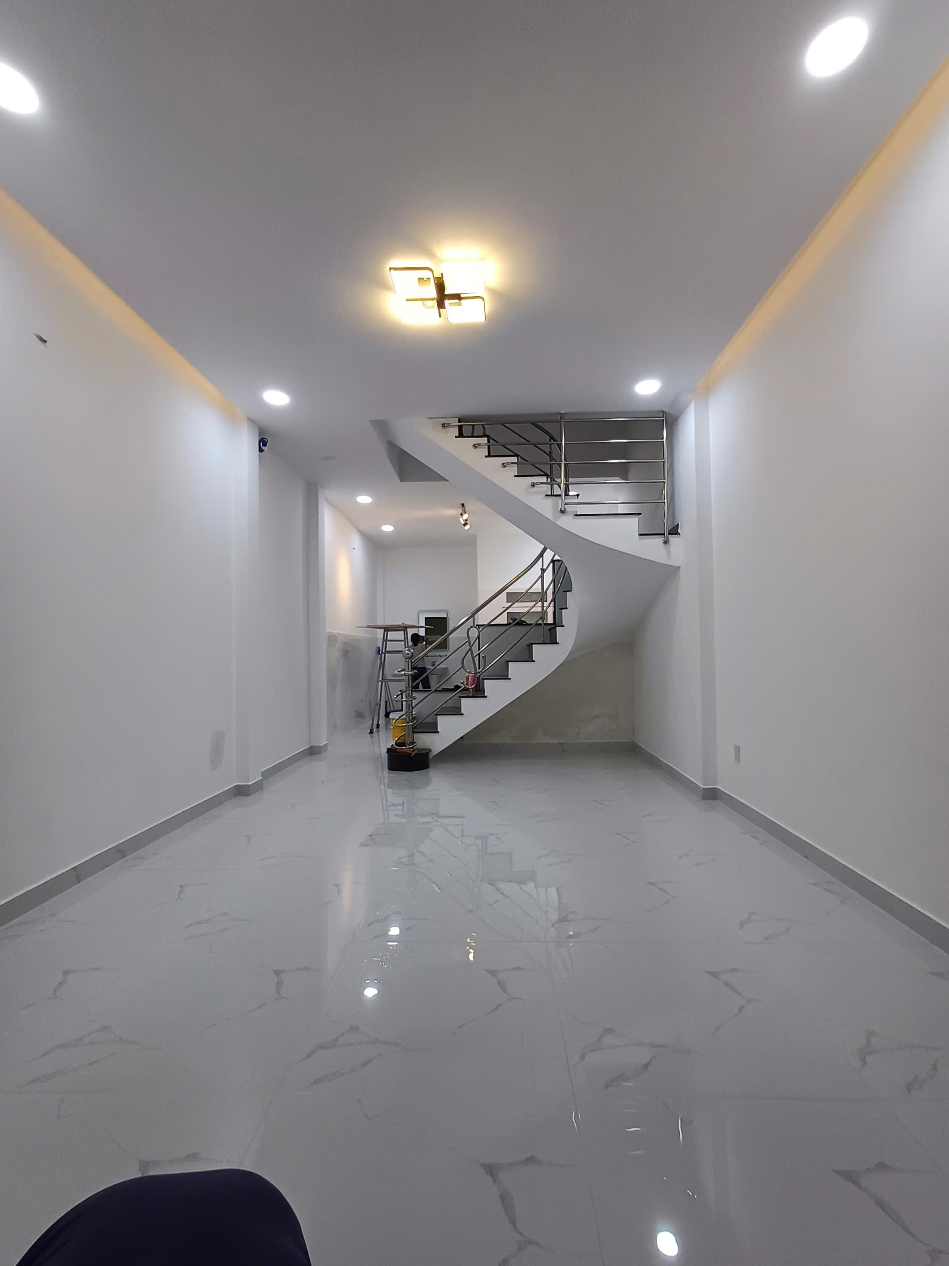 Bán nhà hẻm 888 Lạc Long Quân, 4.2x11m,  4 tầng, mới 100% giá 6 tỷ TL