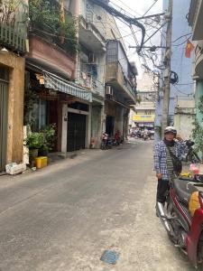 Bán nhà HXH Lạc Long Quân, 3.8x12m, 4 Lầu đúc, tiện kinh doanh đa ngành