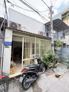 Bán nhà hẻm 1014 CMT8, 4x16, cấp 4 tiện xây mới giá 6.2 tỷ TL