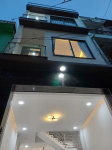 Bán nhà hẻm 888 Lạc Long Quân, 4.2x11m, 4 tầng, mới 100% giá 6 tỷ TL