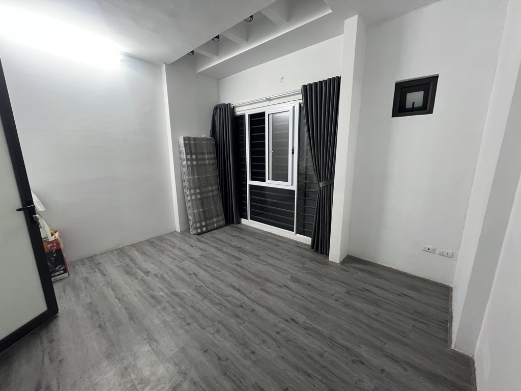 bán nhà hoàng mai 42m 5 tầng chỉ hơn 6 tỷ