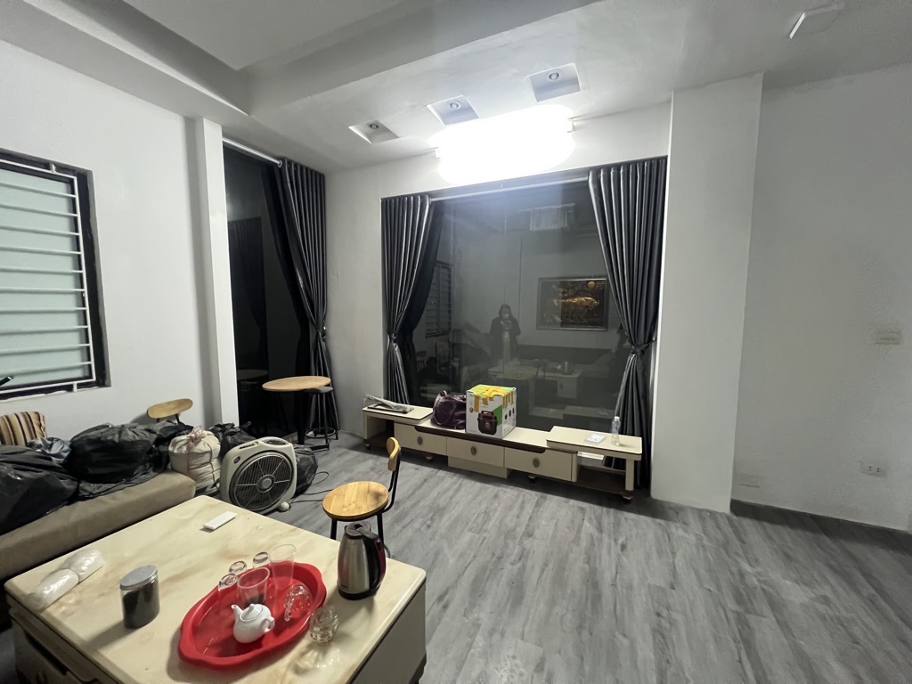 bán nhà hoàng mai 42m 5 tầng chỉ hơn 6 tỷ