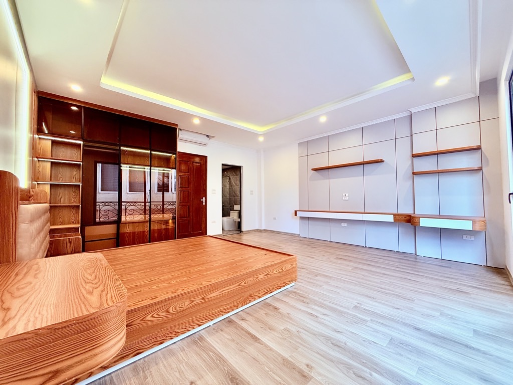 CHÍNH CHỦ CẦN BÁN - NHÀ 6 TẦNG THÁI HÀ