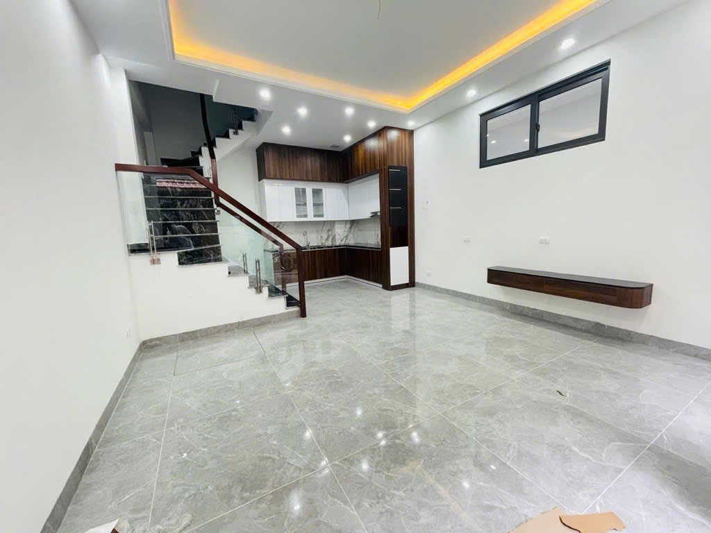 Nhà mới Hồ Tùng Mậu DT: 35m2 - 5 Tầng Mt: 4,8m