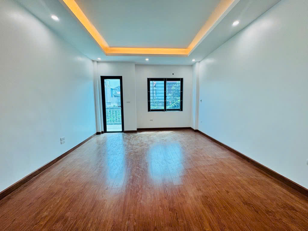 Nhà đẹp Thượng Cát Từ Liêm - Dt: 37m2 - Mt : 4,3m trước thoáng