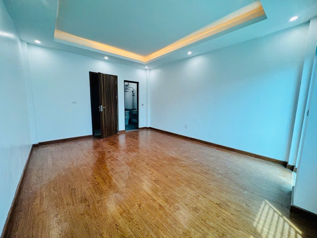Nhà đẹp Thượng Cát Từ Liêm - Dt: 37m2 - Mt : 4,3m trước thoáng