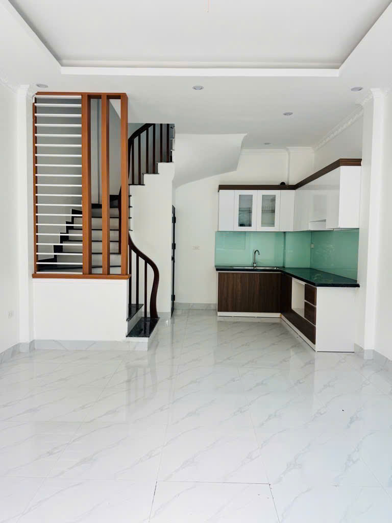 Nhà đẹp Thượng Cát Từ Liêm - Dt: 37m2 - Mt : 4,3m trước thoáng