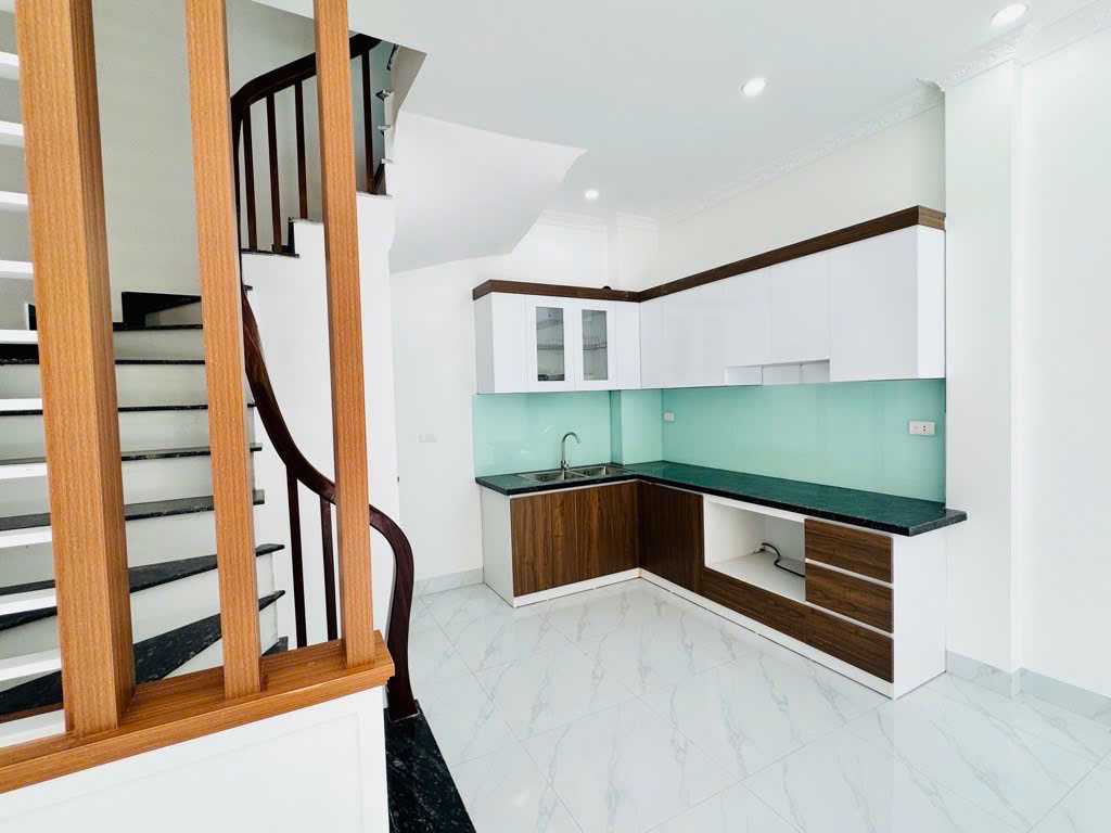 Nhà đẹp Thượng Cát Từ Liêm - Dt: 37m2 - Mt : 4,3m trước thoáng