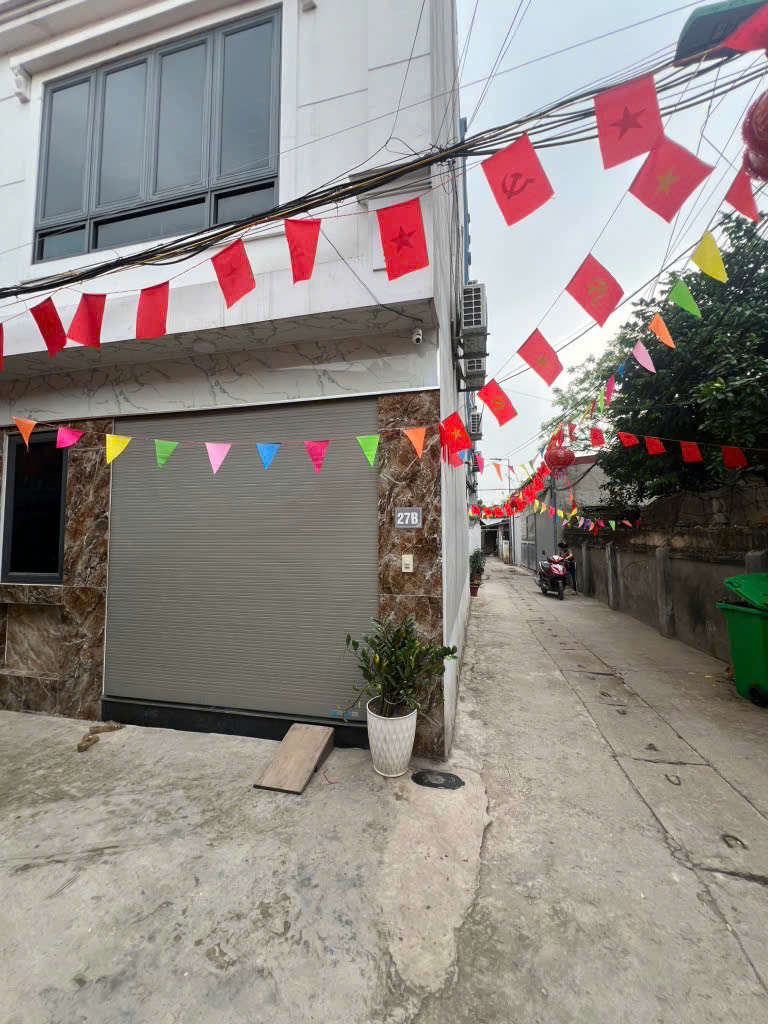ĐẤT TÂY TỰU - 40,5m2 - rộng : 4m - giá nhỉnh 100tr/1m2 - sổ đỏ vuông vắn