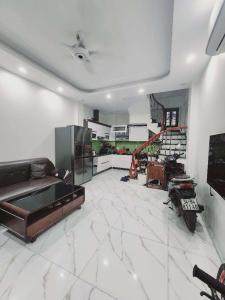 Bán nhà Hồ Tùng Mậu 30m2 - mt: 4m - 6 tầng chủ tặng nội thất