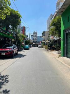 Chủ Gấp bán trả nợ Ngân Hàng 1 Căn siêu phẩm Phạm Văn Bạch 94.5 m2 giá 13.xx( x tiểu học)