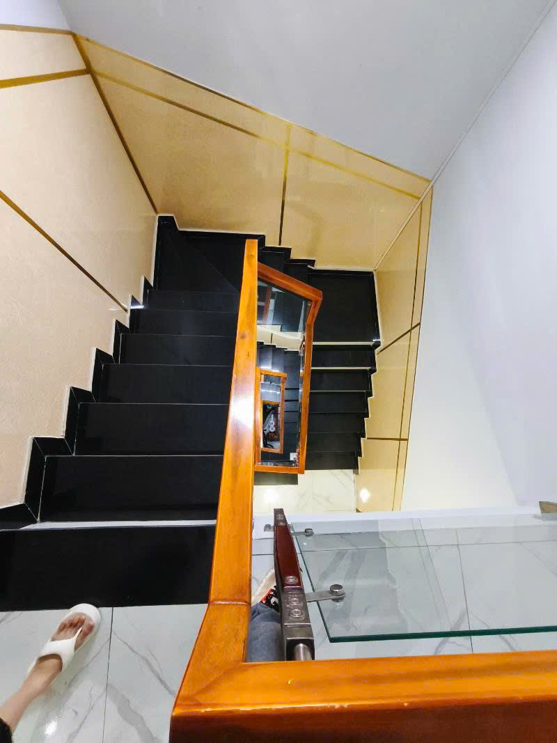 NHÀ MỚI Ở NGAY HẺM XE HƠI GIÁ CHỈ NHỈNH 4XT (TL chính chủ) vị trí đẹp gần Cityland sầm uất