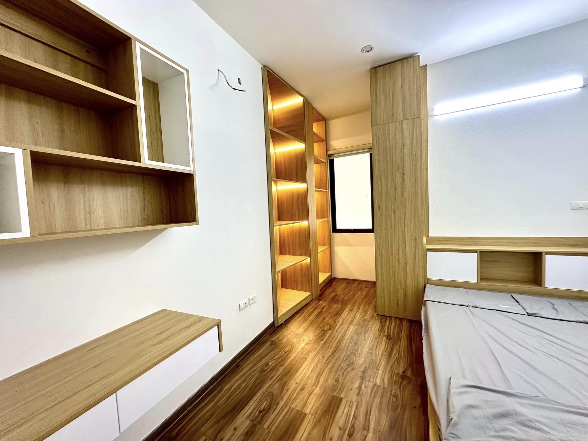  BÁN NHÀ - LÊ DUẨN – 54M2 x 4TẦNG – SÁT PHỐ – Ở NGAY