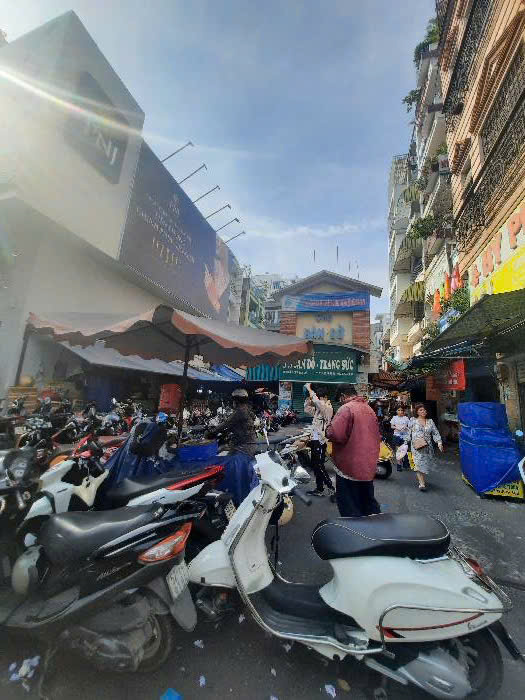 Bán nhà cho thuê mặt tiền 22tr/th, đ.Cách Mạng Tháng 8 F11 Q.3, 48m2, 5 tầng BTCT, 7.8 Tỷ  Bán nhà hẻm sạch sẽ đường Cách Mạng Tháng 8, Phường 11, Quận 3
