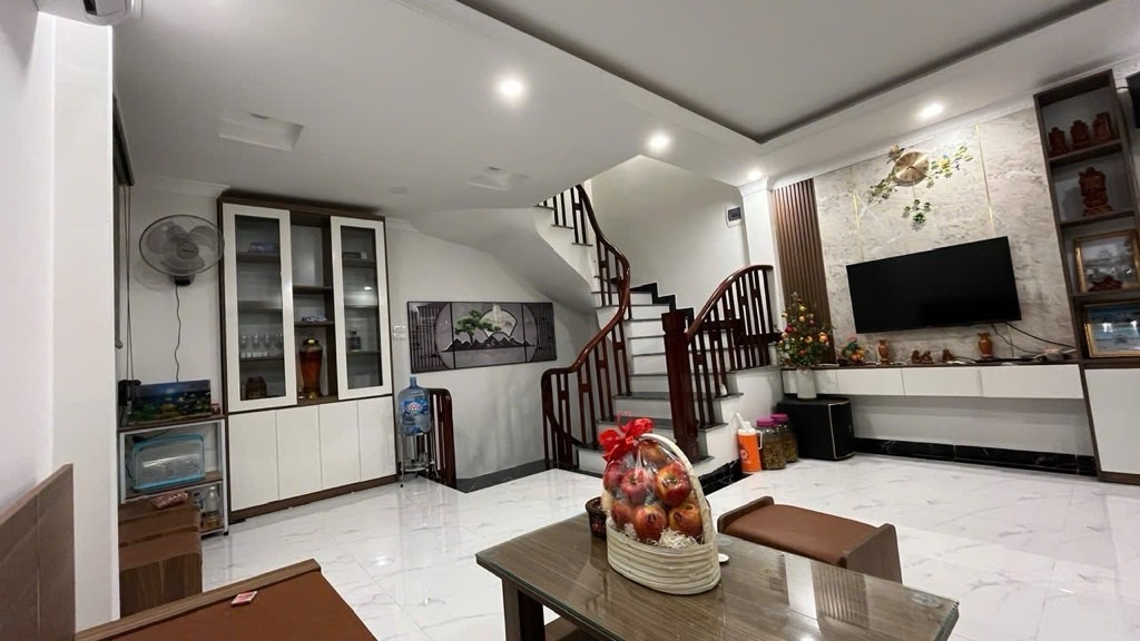 Phúc lợi long biên,nhà mới,lô góc,6 tầng