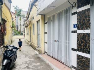 BA GÁC TRÁNH NHAU, MẶT NGÕ THÔNG - NHÀ MỚI - FULL NỘI THẤT