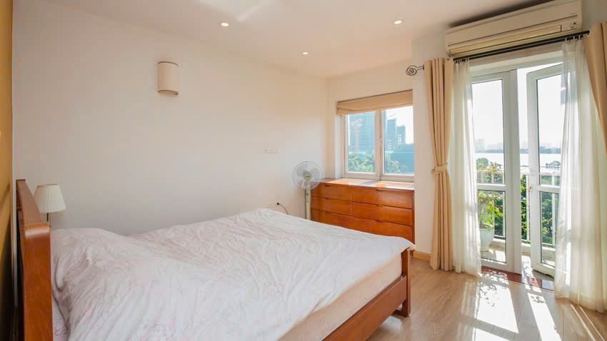 NHÀ MẶT HỒ TÂY – VỊ TRÍ KIM CƯƠNG – DÒNG TIỀN KHỦNG