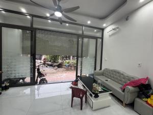 Góc thanh lý Uy Nỗ thị trấn Đông Anh Chẳng cần tìm đâu xa 40m2, 3 tầng, mới cứng, ngay trung tâm trị trấn làm gì cũng tiện, Ô TÔ vào tận nơi