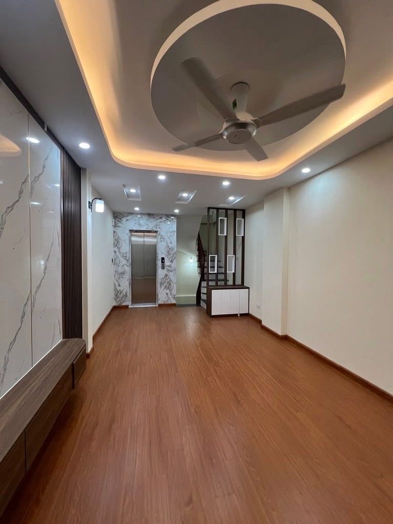 Nhà đẹp vĩnh quỳnh gần ngày trường học mặt tiền hơn 5 m