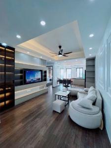 HƠN 5 TỶ - CHUNG CƯ C7 CĂN GÓC - NGUYỄN TRÃI - THANH XUÂN BẮC - 86m2 x 3pn x 2wc.Ban công đông nam, Cửa chính hướng tây