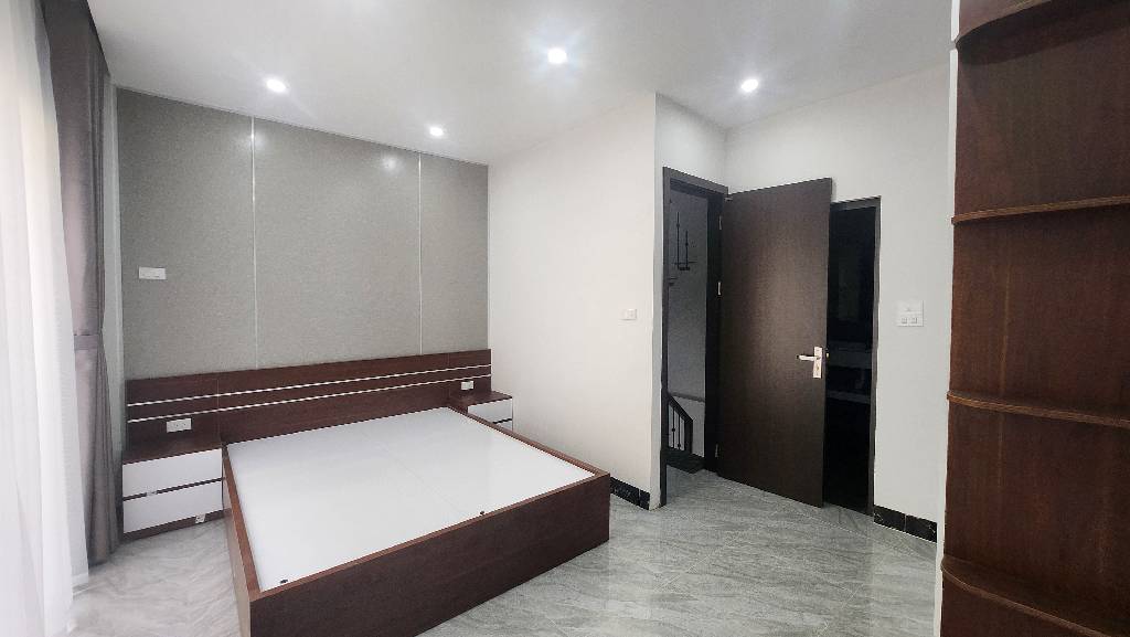 Siêu phẩm nhà đẹp phố Lụa Hà Đông 35m 5 tầng MT 4.7m 7.8 tỷ