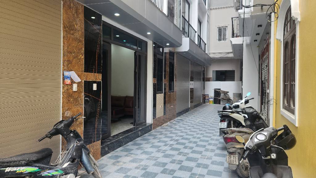 Nhà đẹp Vạn Phúc Hà Đông 30m 5 tầng MT 4.7m 7.6 tỷ ở sướng