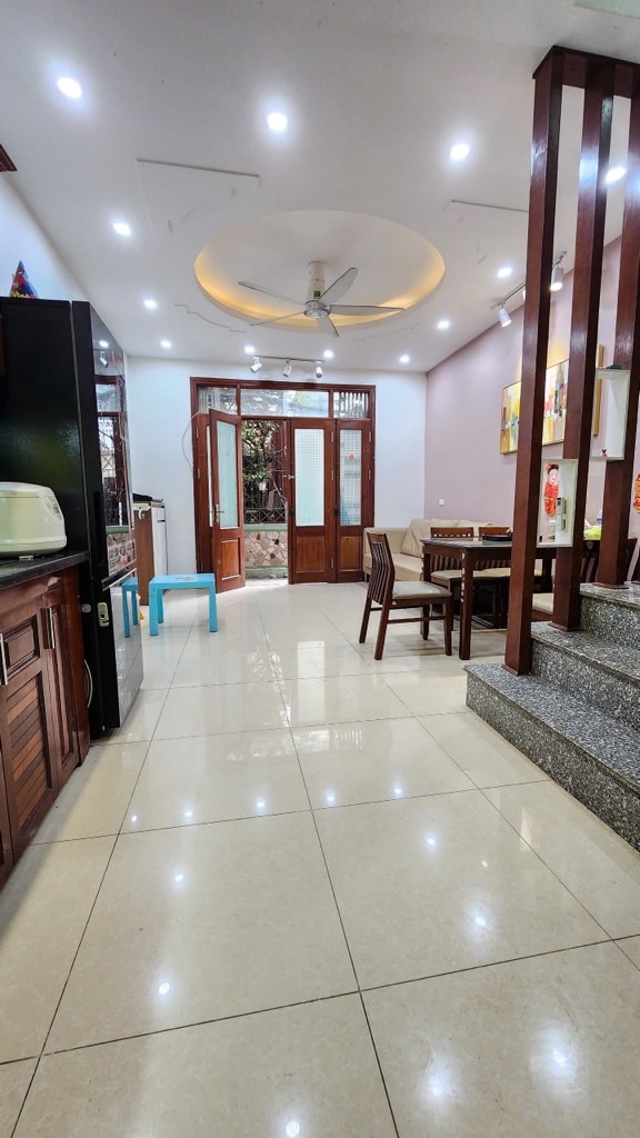 Siêu phẩm phố Lụa Hà Đông 33m 5 tầng MT 4m 7.3 tỷ