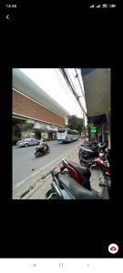 Bán nhà mặt phố láng kinh doanh sầm uất mọi mặt hàng