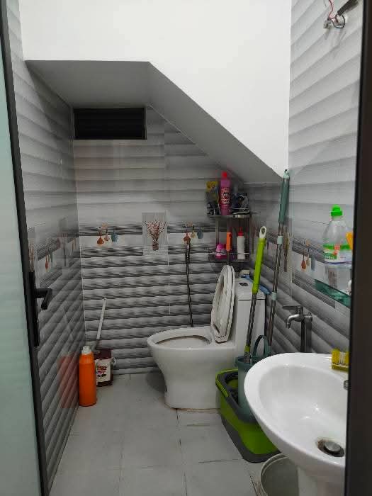 Bán nhà Hà Huy Giáp Quận 12, ngay Cao Đẳng Điện Lực, HXH sát mặt tiền