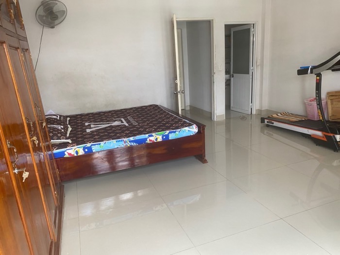 Bán nhà Hà Huy Giáp Quận 12, ngay Cao Đẳng Điện Lực, HXH sát mặt tiền