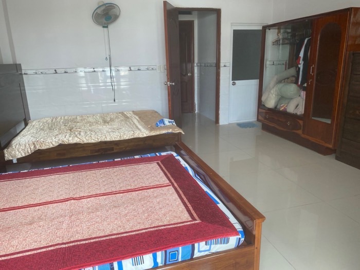 Bán nhà Hà Huy Giáp Quận 12, ngay Cao Đẳng Điện Lực, HXH sát mặt tiền
