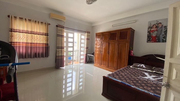 Bán nhà Hà Huy Giáp Quận 12, ngay Cao Đẳng Điện Lực, HXH sát mặt tiền