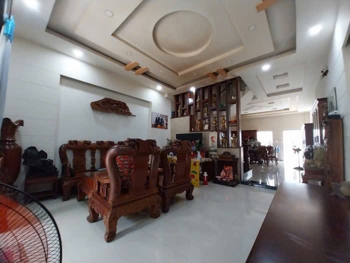 KDC kinh doanh sầm uất, vị trí rất đẹp, kết Hiệp Thành City