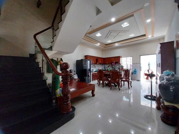 KDC kinh doanh sầm uất, vị trí rất đẹp, kết Hiệp Thành City