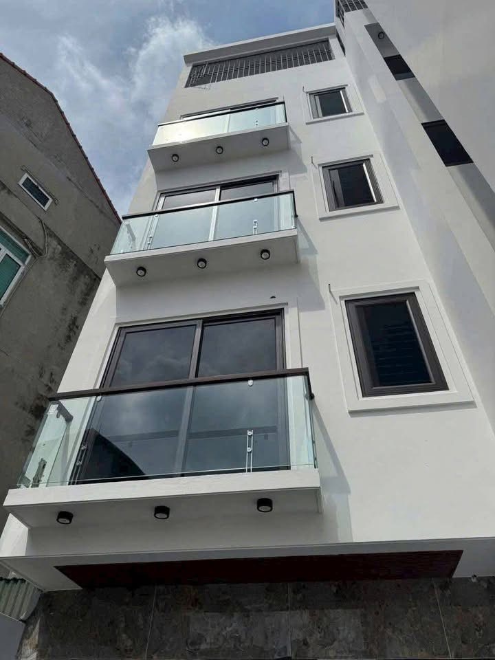 BÁN NHÀ CỰ KHỐI LONG BIÊN - DT 35M2- GIÁ NHỈNH  5 TỶ- Ở CỰC SƯỚNG