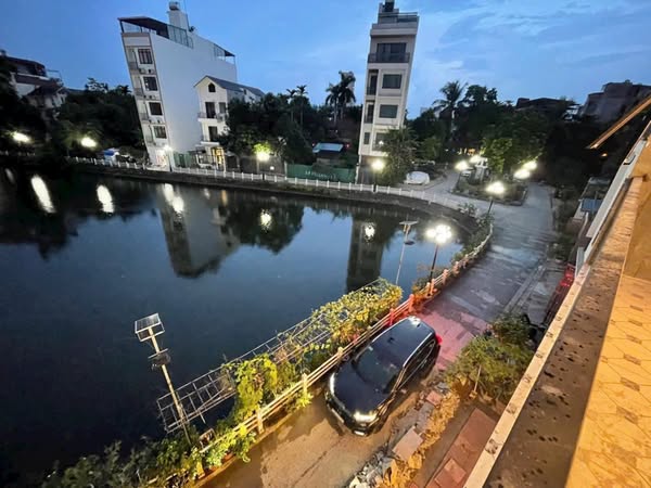 BÁN NHÀ NGỌC THỤY VIEW HỒ-8 TẦNG-THANG MÁY CHỈ 10 TỶ TL