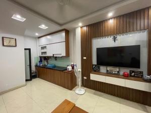 NHÀ MỚI TINH ĐANG XÂY SẮP HOÀN THIỆN, 30M, 5 TẦNG, MẶT TIỀN 5M