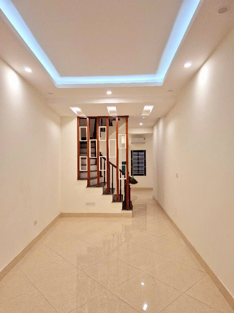 NHÀ ĐẸP TRUNG KÍNH CẦU GIẤY-NGÕ THÔNG- KINH DOANH DÒNG TIỀN 400TR. 51M2-5 TẦNG- GIÁ 9,3 TỶ