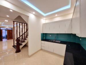 NHÀ ĐẸP TRUNG KÍNH CẦU GIẤY-NGÕ THÔNG- KINH DOANH DÒNG TIỀN 400TR. 51M2-5 TẦNG- GIÁ 9,3 TỶ