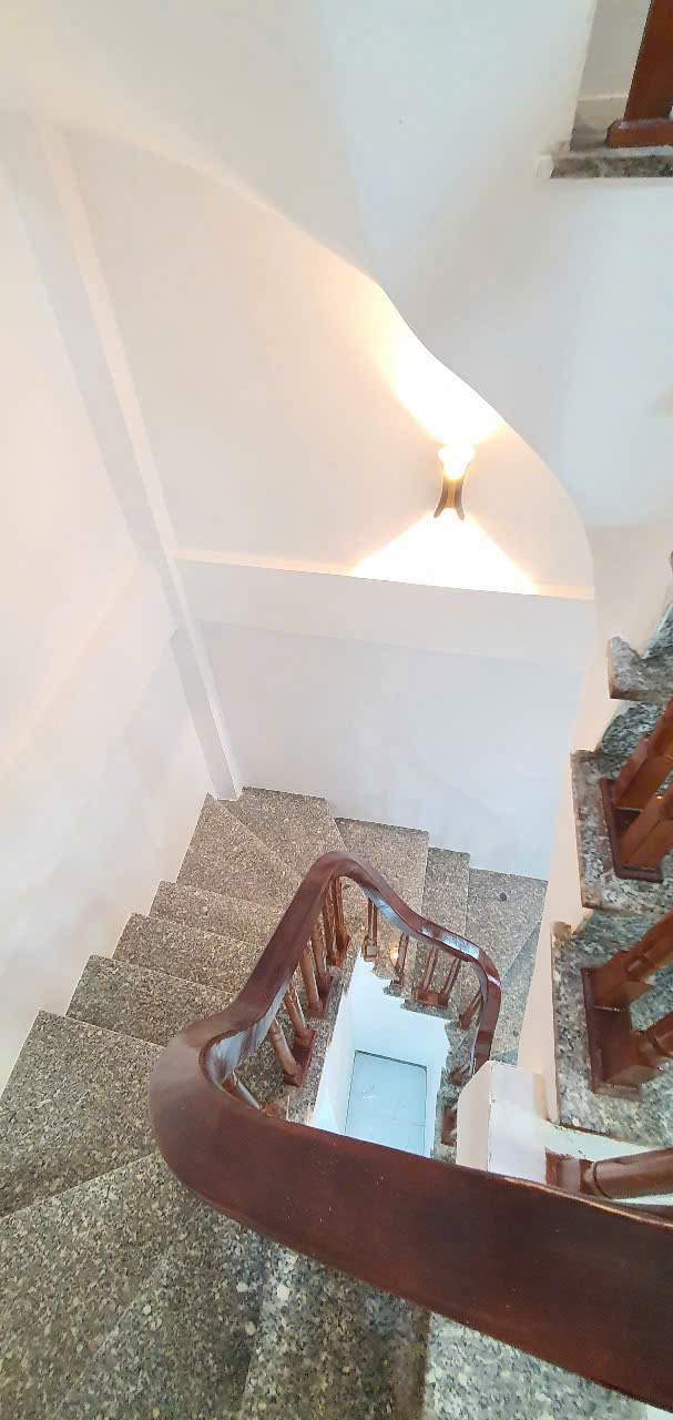 SIÊU HIẾM MẶT PHỐ BỒ ĐỀ - LONG BIÊN