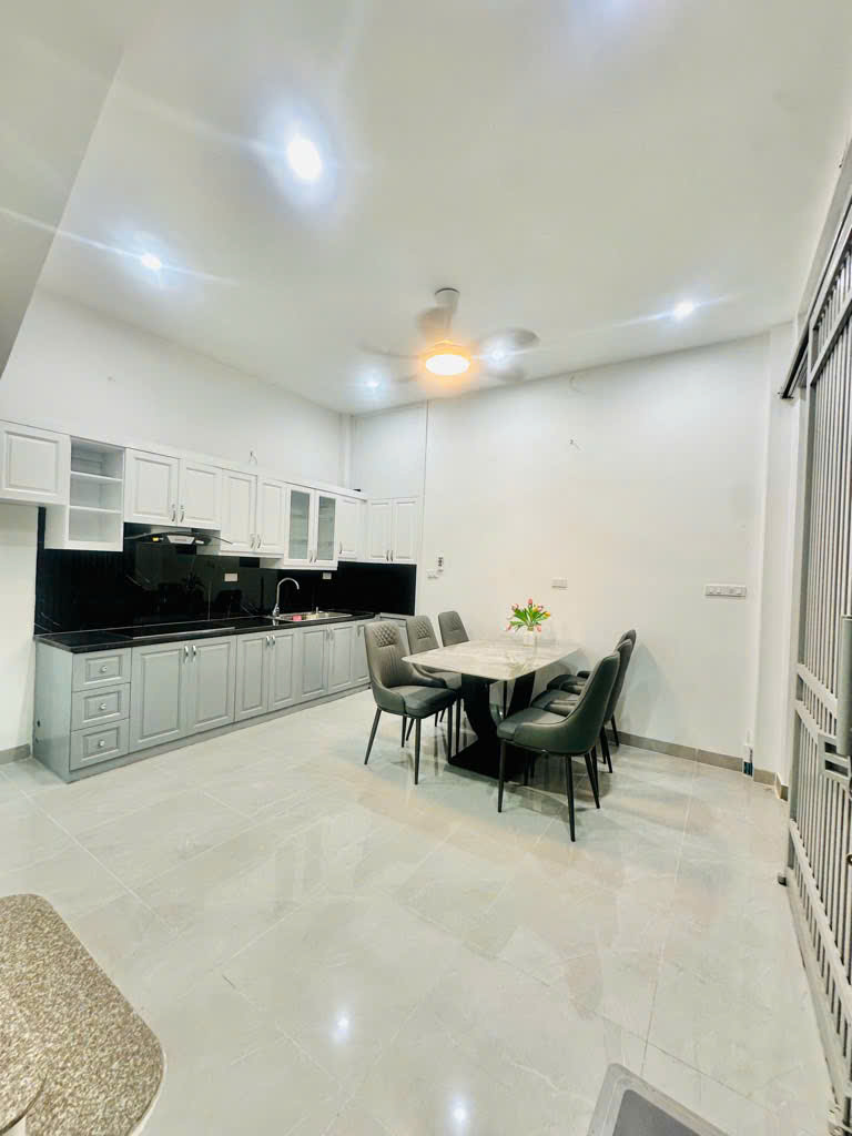 NHÀ 5 TẦNG KHU VỰC THANH NHÀN, CHỈ 5.95 TỶ