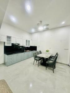 NHÀ 5 TẦNG ĐẸP, KHU VỰC LÊ ĐẠI HÀNH, CHỈ 5.95 TỶ