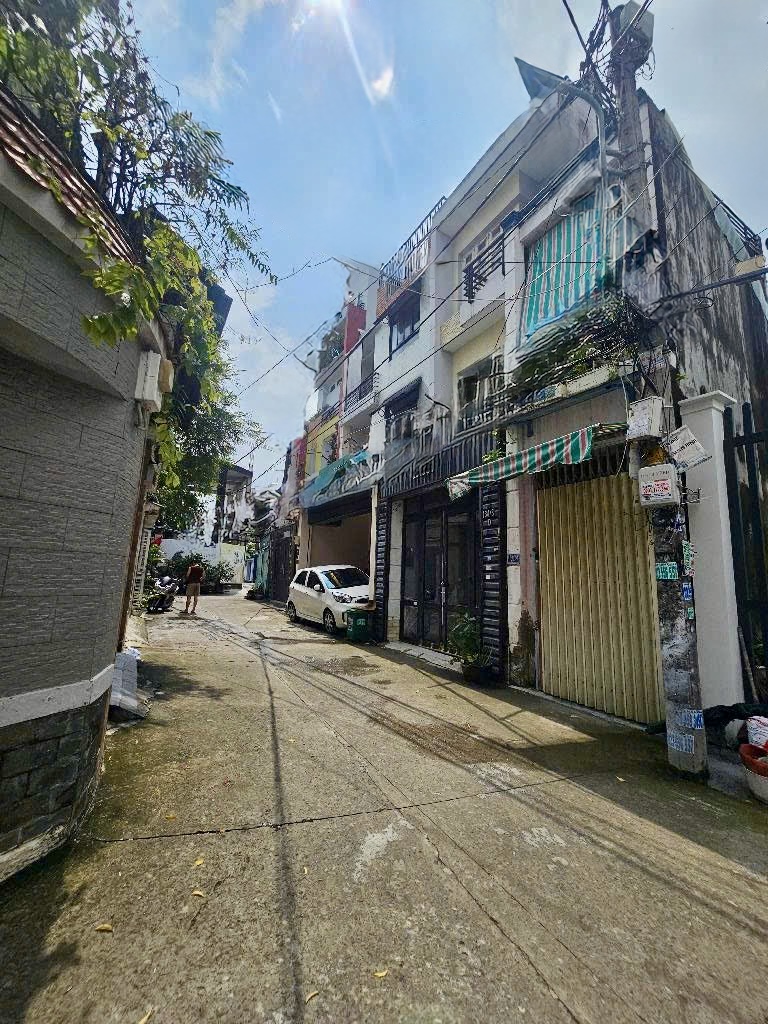 BÁN ĐẤT ĐƯỜNG NGUYỄN THỊ THẬP QUẬN 7, NGANG 6M (NỞ HẬU), NHỈNH 9 TỶ,  XÂY DỰNG CAO TẦNG