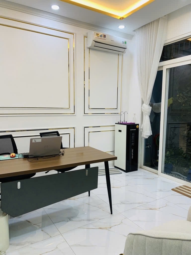 BÁN NHÀ KHU VIP QUẬN 7, VỪA Ở VỪA KINH DOANH CÓ DÒNG TIỀN CHỈ NHỈNH 16 TỶ, GẦN CHỢ, TRƯỜNG HỌC, PHÚ MỸ HƯNG, TẶNG NỘI THẤT (TRONG ĐÓ CÓ 12 MÁY LẠNH)