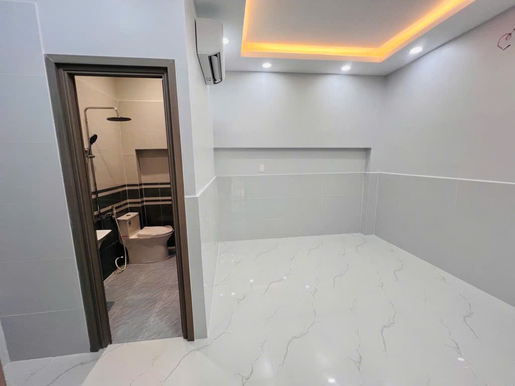 MUA 1 CĂN ĐƯỢC 2 CĂN - NHÀ QUẬN 7 MỚI XÂY, VÀO Ở NGAY