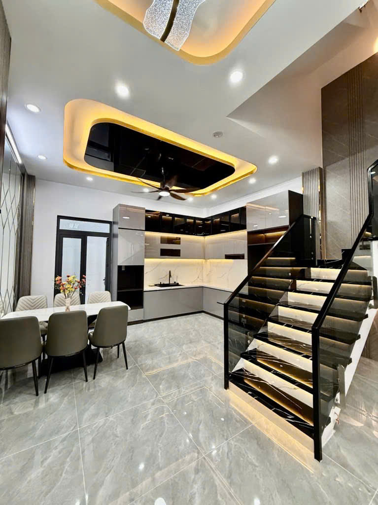 NHÀ PHỐ HIỆN ĐẠI MỚI XÂY - NGAY CẦU PHÚ XUÂN QUẬN 7